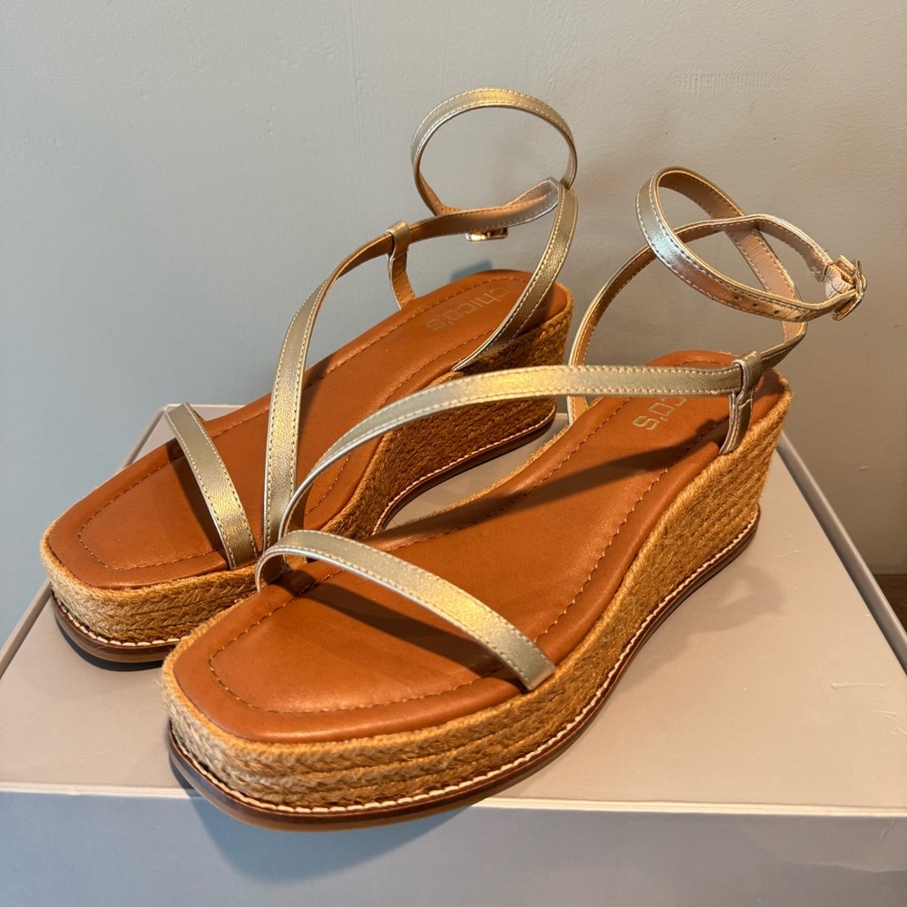 NWT Gold Metallic Leather Wedge Espadrille Strappy Chico's Sandals / Heels! 7.5